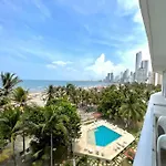 Vista al Mar: Espacioso Apartamento para 7 personas