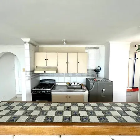 Apartamento Vista Al Mar: Espacioso Apartamento Para 7 Personas Cartagena